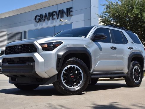 Used 2025 Toyota 4Runner TRD Off-Road Premium w/ Tow Technology Package AWD/4WD image 2