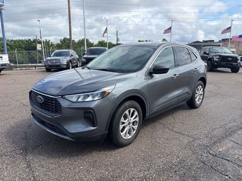 Used 2023 Ford Escape Active AWD/4WD image 3