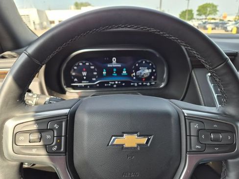 Used 2024 Chevrolet Suburban Premier AWD/4WD image 19