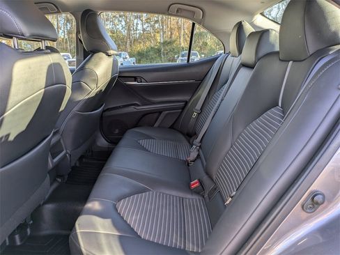 Used 2019 Toyota Camry SE image 11