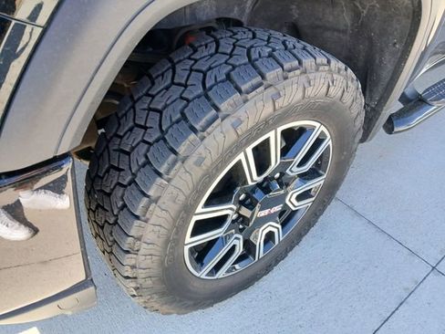 Used 2023 GMC Sierra 2500 AT4 AWD/4WD image 10