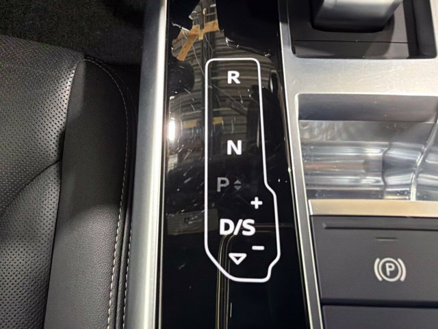 Used 2021 Audi Q8 Premium Plus w/ Premium Plus Package AWD/4WD image 38