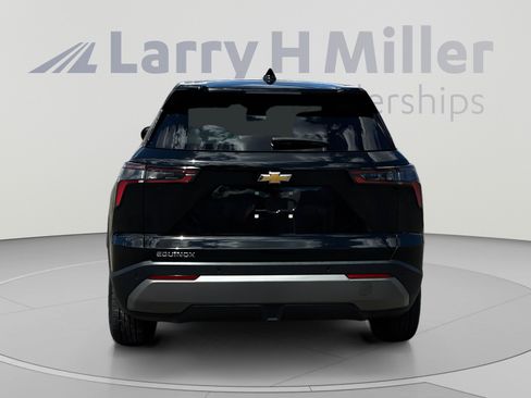Used 2025 Chevrolet Equinox LT FWD image 4