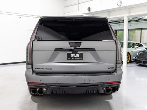Used 2026 Cadillac Escalade V w/ LPO, Onyx Lite Package AWD/4WD image 23