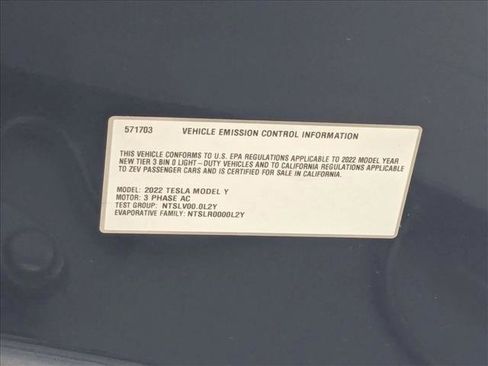 Used 2022 Tesla Model Y Long Range image 24