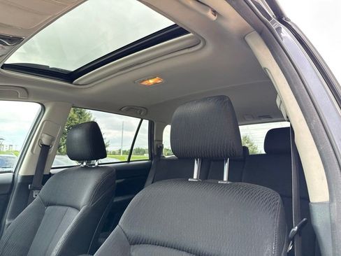 Used 2011 Subaru Outback 2.5i Premium AWD/4WD image 10