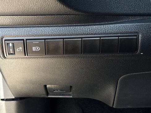 Used 2025 Toyota Corolla LE FWD image 20
