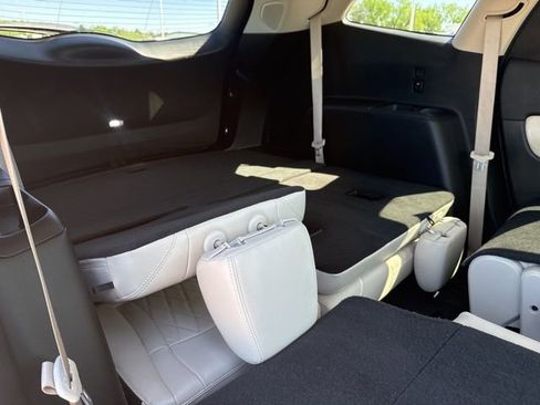 Used 2024 Buick Enclave Avenir w/ Avenir Technology Package AWD/4WD image 50