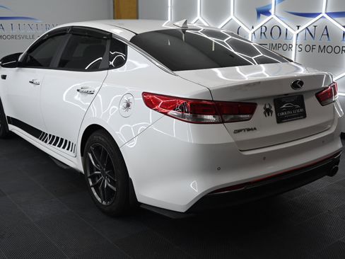 Used 2018 Kia Optima LX w/ Convenience Package image 2