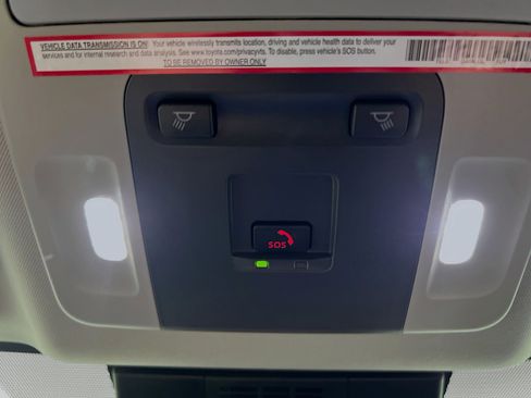 Used 2025 Toyota Camry LE w/ Convenience Package image 21