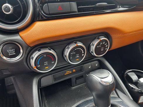 Used 2017 FIAT 124 Spider Lusso RWD image 21