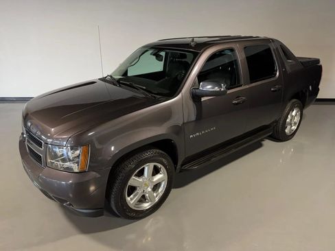 Used 2010 Chevrolet Avalanche LT w/ Luxury Package RWD image 38