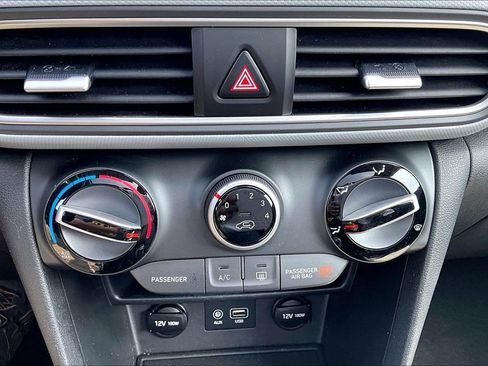 Used 2018 Hyundai Kona SEL w/ SEL Tech Package 02 image 31