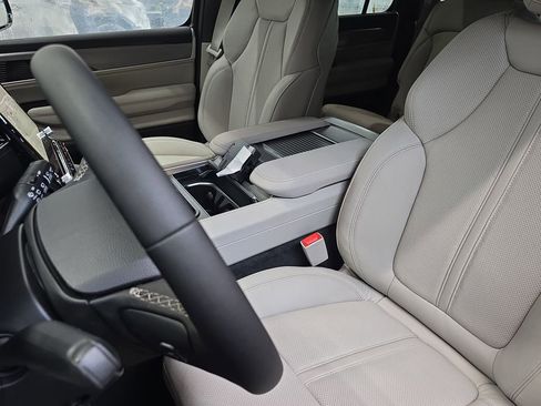New 2026 Jeep Grand Wagoneer Limited AWD/4WD image 15