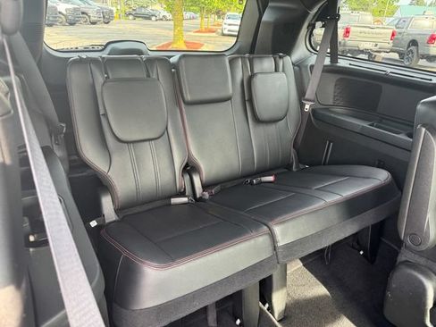 Certified 2017 Dodge Grand Caravan GT FWD image 16