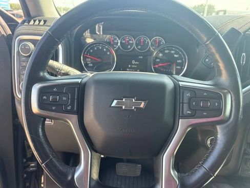Used 2021 Chevrolet Silverado 1500 LT Trail Boss w/ Convenience Package II AWD/4WD image 12