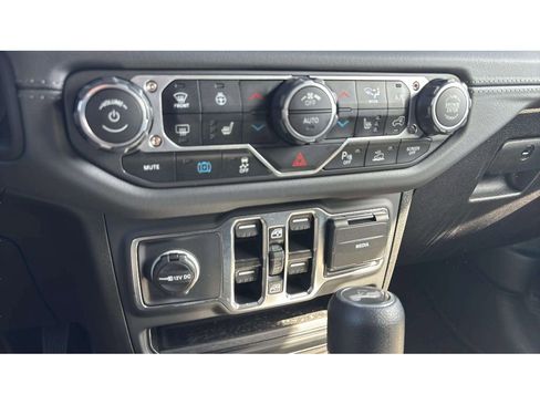 Used 2025 Jeep Wrangler Sahara w/ Safety Group image 25