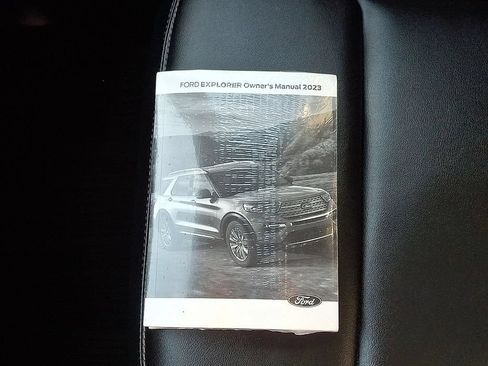 Used 2023 Ford Explorer XLT w/ Equipment Group 202A AWD/4WD image 28