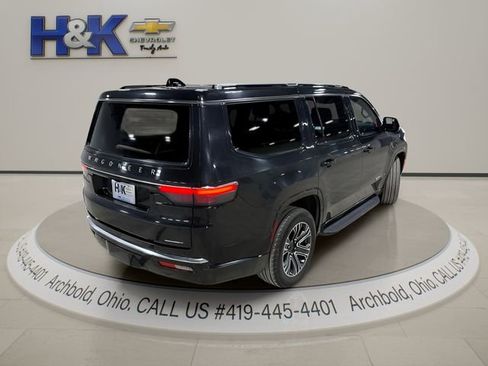 Used 2023 Jeep Wagoneer Series II AWD/4WD image 11