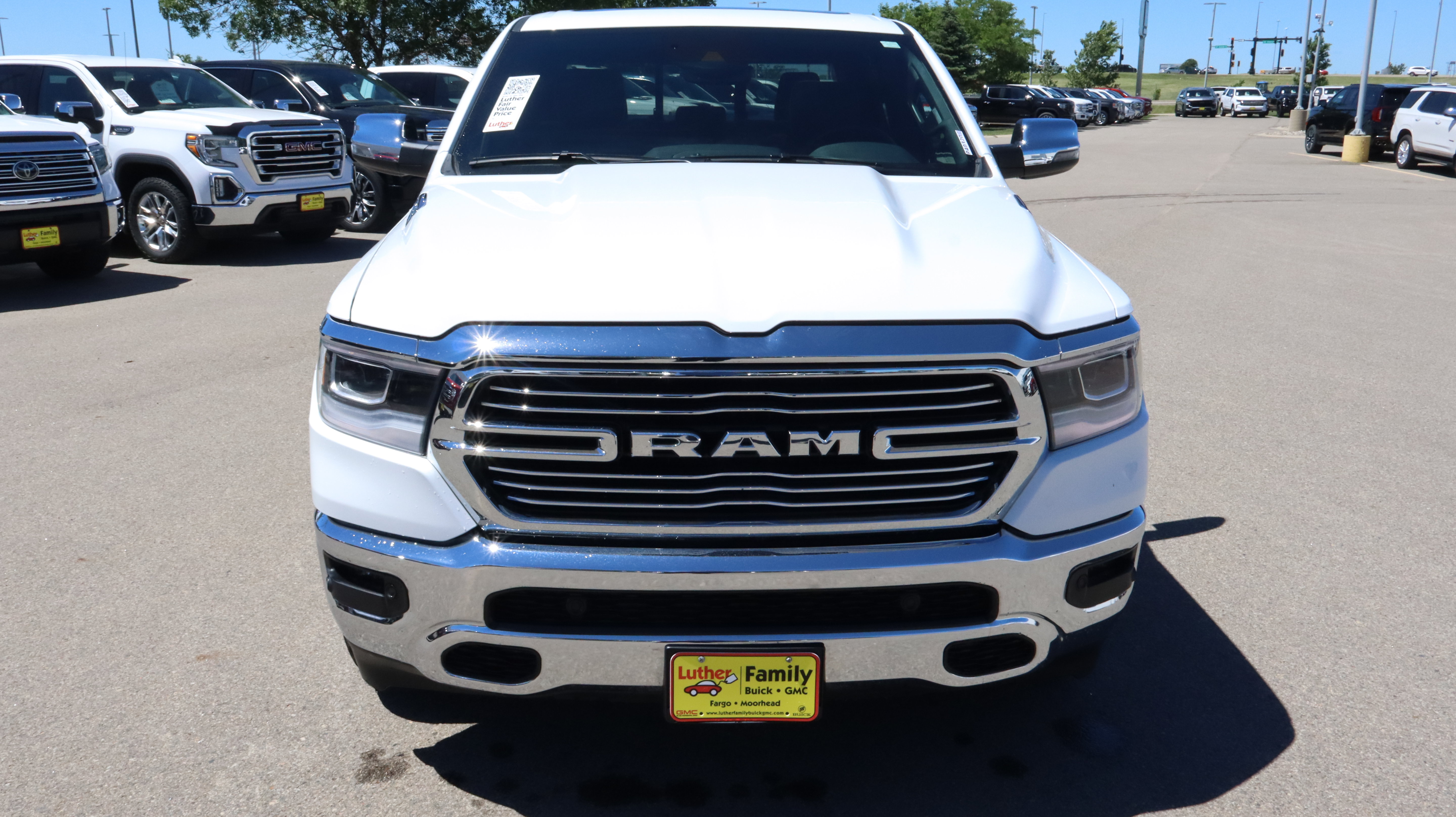 Used 2023 RAM 1500 Laramie AWD/4WD image 2