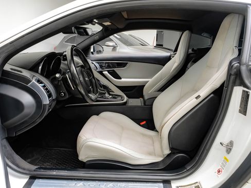 Used 2020 Jaguar F-TYPE Coupe image 4