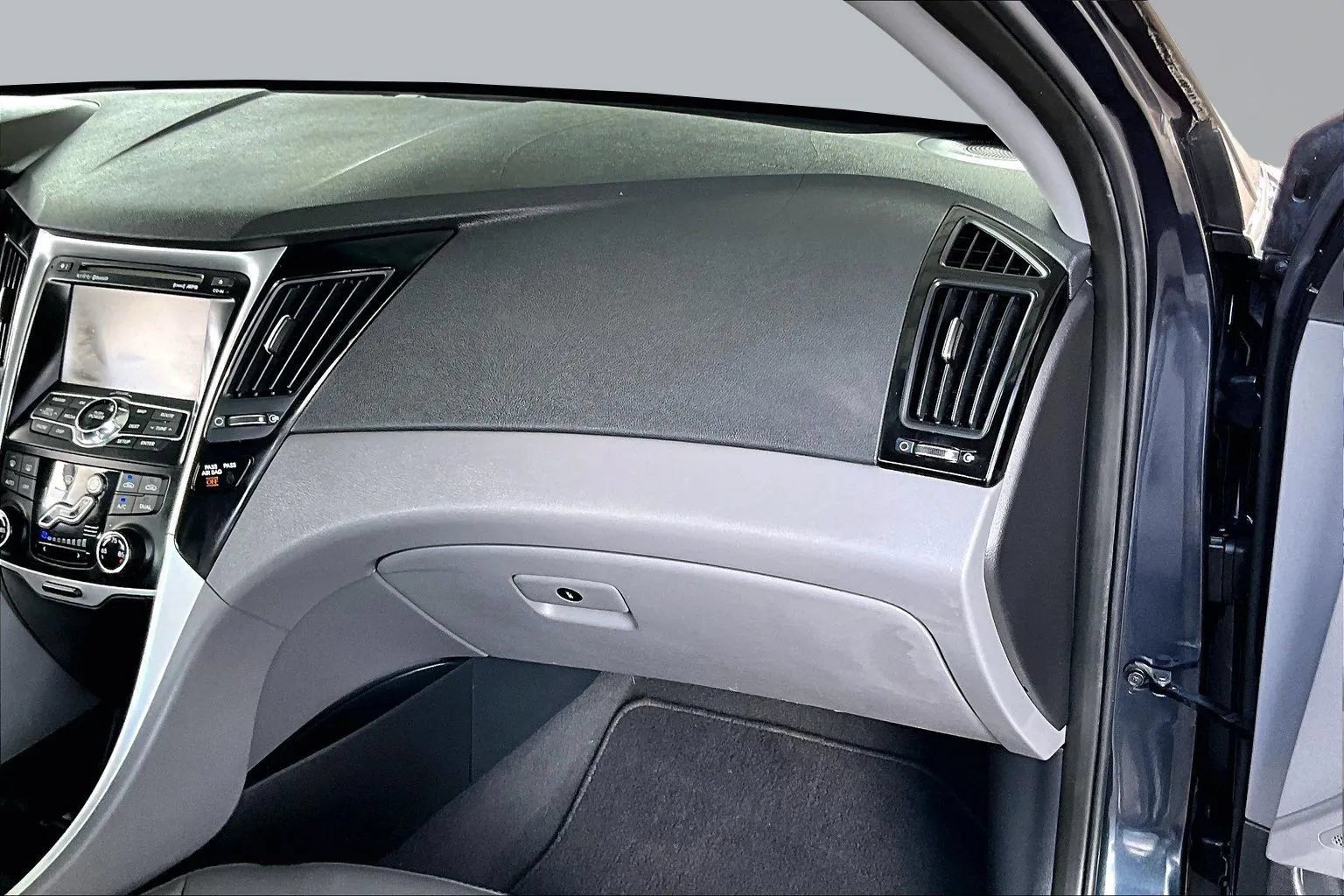 Used 2011 Hyundai Sonata Limited w/ Navigation Pkg 5 FWD image 23