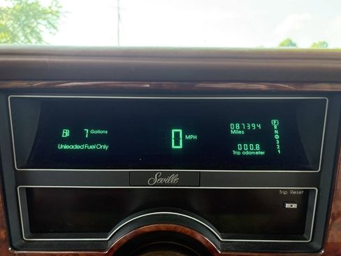 Used 1989 Cadillac Seville FWD image 15