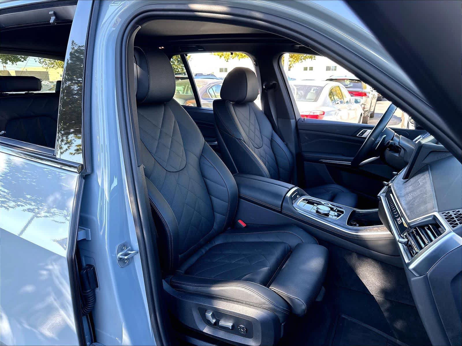 Used 2026 BMW X5 sDrive40i w/ Executive Package RWD image 29