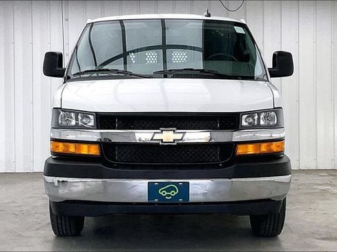 Certified 2025 Chevrolet Express 2500 w/ Driver Convenience Package RWD image 3