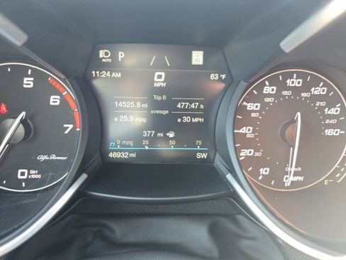 Used 2022 Alfa Romeo Stelvio Ti AWD/4WD image 36