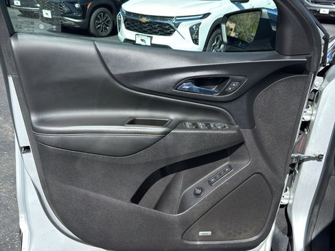 Used 2021 Chevrolet Equinox Premier image 18