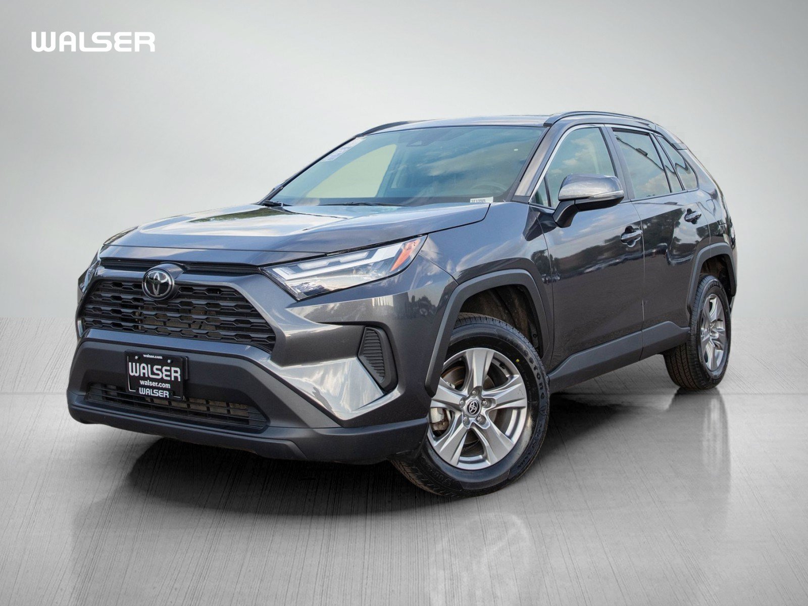 Used 2024 Toyota RAV4 XLE AWD/4WD image 1