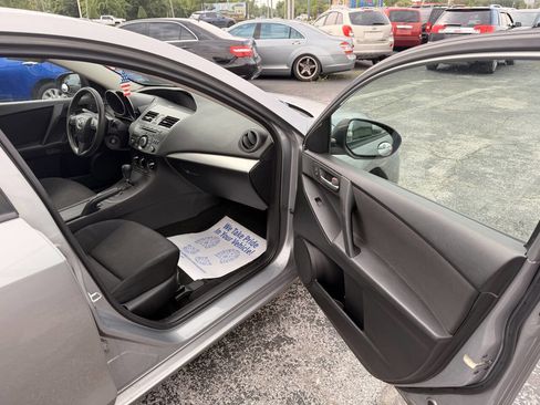 Used 2013 MAZDA MAZDA3 i Sport FWD image 12