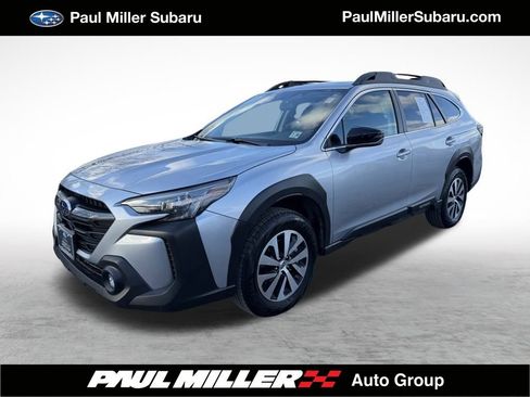 Used 2025 Subaru Outback Premium image 1
