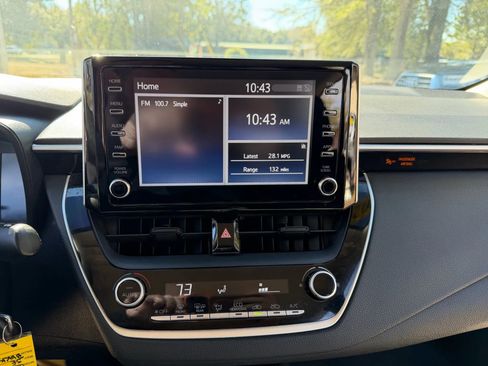 Used 2020 Toyota Corolla LE image 18