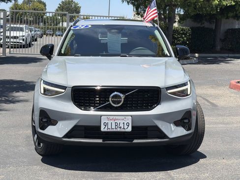 Certified 2024 Volvo XC40 B5 Ultimate w/ Protection Package Premier AWD/4WD image 2