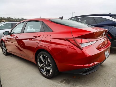 Used 2023 Hyundai Elantra SEL w/ Convenience Package FWD image 8