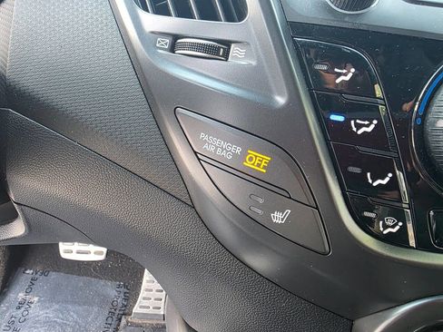 Used 2016 Hyundai Veloster Turbo image 32