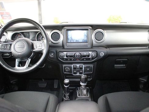 Used 2018 Jeep Wrangler Unlimited Sahara AWD/4WD image 23