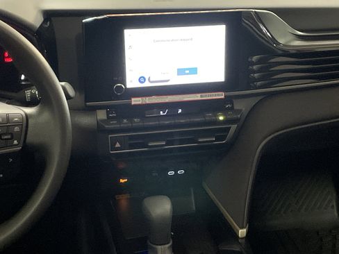Used 2026 Toyota Camry LE FWD image 31