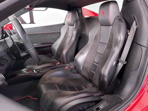 Used 2012 Ferrari 458 Spider RWD image 3