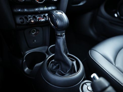 Used 2019 MINI Cooper 2-Door Hardtop w/ Storage Package image 36