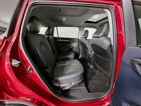 Certified 2021 Toyota Highlander Limited image 30