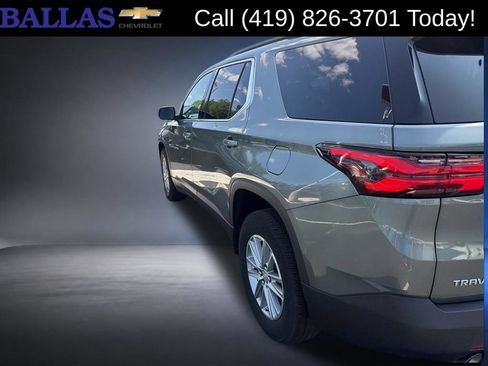 Used 2022 Chevrolet Traverse LT FWD image 4