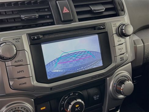 Used 2019 Toyota 4Runner SR5 Premium image 17