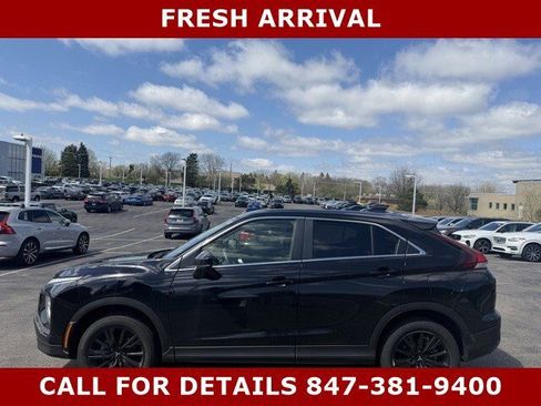 Used 2023 Mitsubishi Eclipse Cross LE image 1