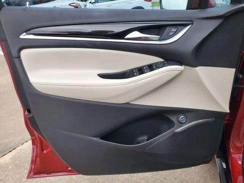 Used 2022 Buick Enclave Essence w/ Sport Touring Edition image 19