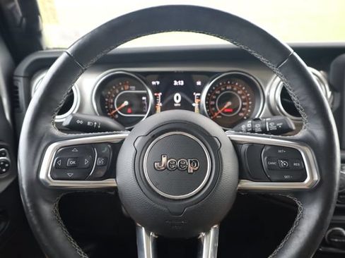 Used 2019 Jeep Wrangler Unlimited Sahara w/ Safety Group AWD/4WD image 14