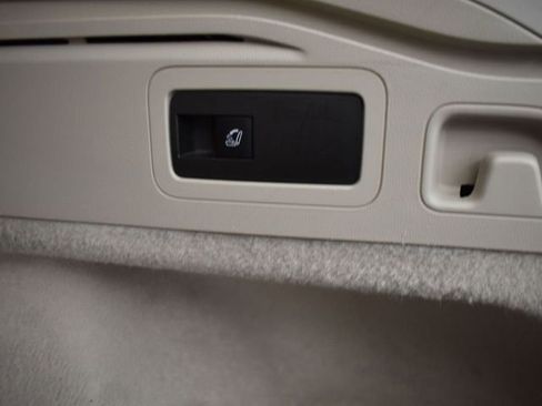 Used 2018 Buick Regal Essence w/ Driver Confidence Package #1 image 33