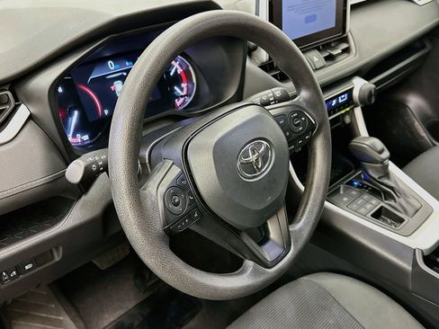 Used 2025 Toyota RAV4 LE AWD/4WD image 18